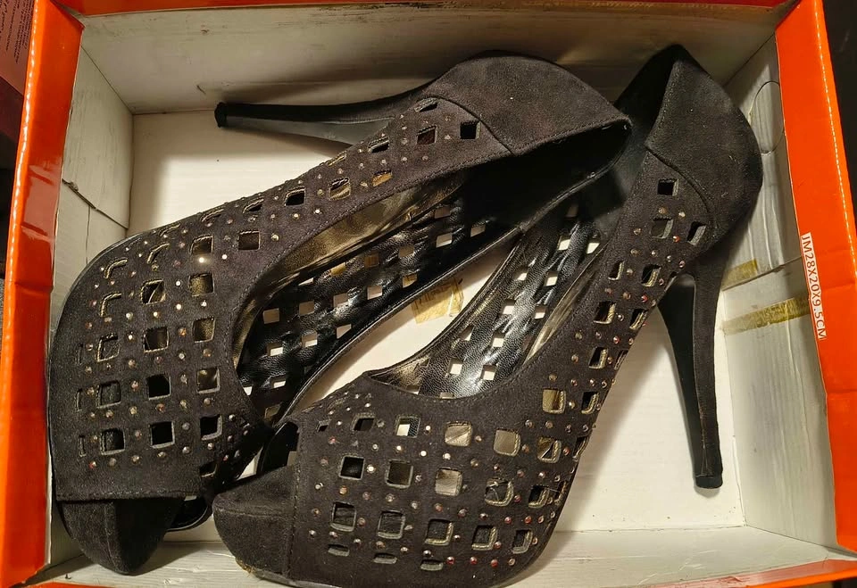 Size 9 Heels - photo 2