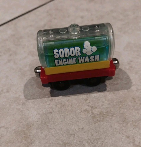 Thomas the Train Wooden Sodor Engine Wash Tanker 2004