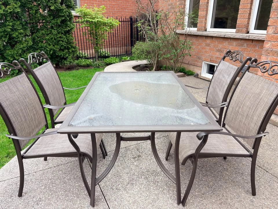 4 Outdoor Stackable chairs - photo 2