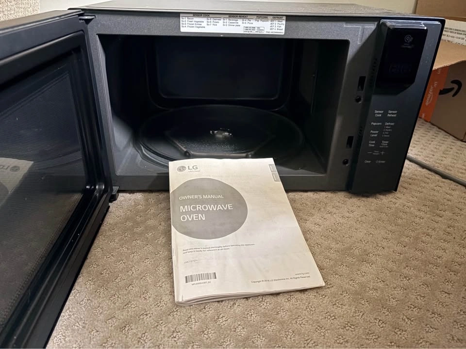 LG Microwave LMC1575SB - photo 2