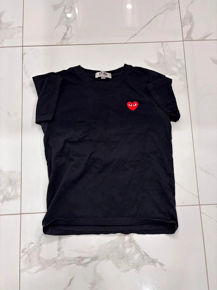 COMME des GARÇON