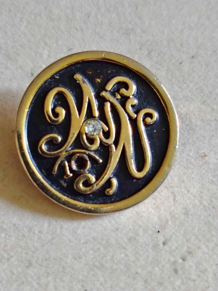 Vintage Weight Watchers Gold Tone Rhinestone Pin