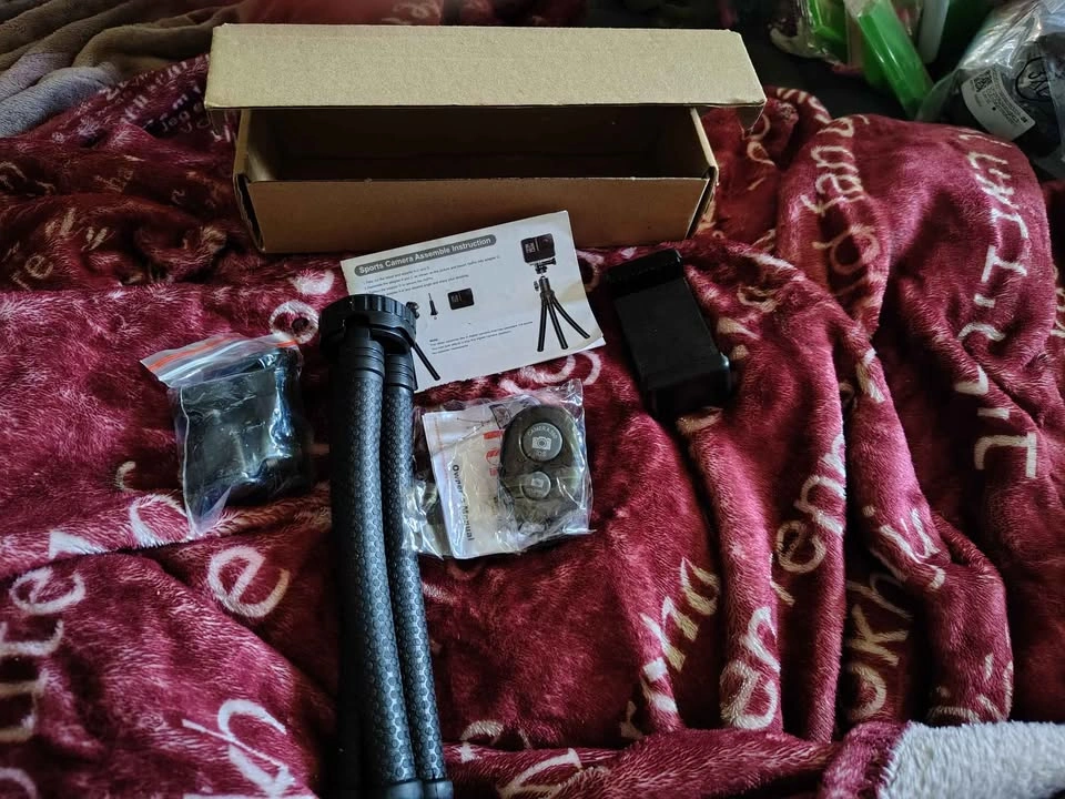 NEW Phone Tripod with Remote & Clip - photo 4