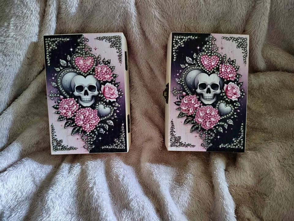 💀🍬🎁 NEW Handmade SKULL CANDY Diamond Art Jewelry / Trinket Box 💀