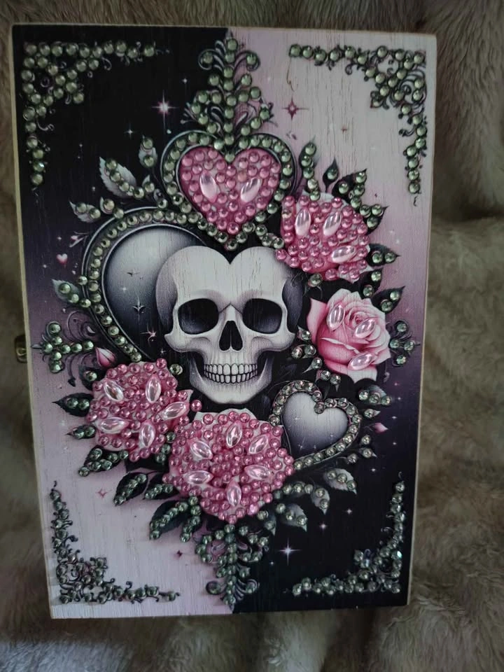 💀🍬🎁 NEW Handmade SKULL CANDY Diamond Art Jewelry / Trinket Box 💀 - photo 2