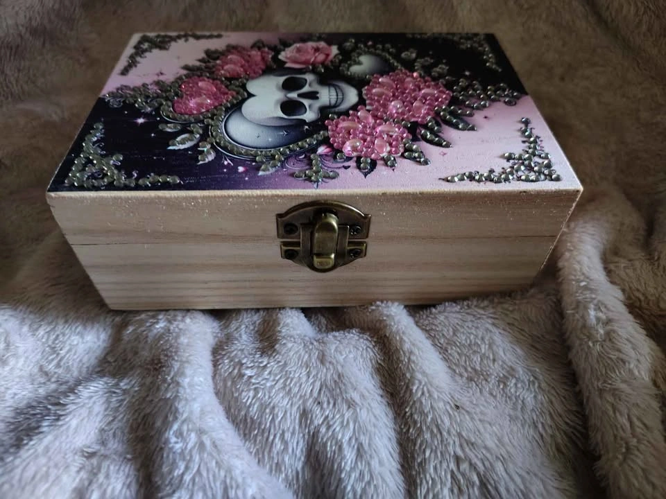 💀🍬🎁 NEW Handmade SKULL CANDY Diamond Art Jewelry / Trinket Box 💀 - photo 4