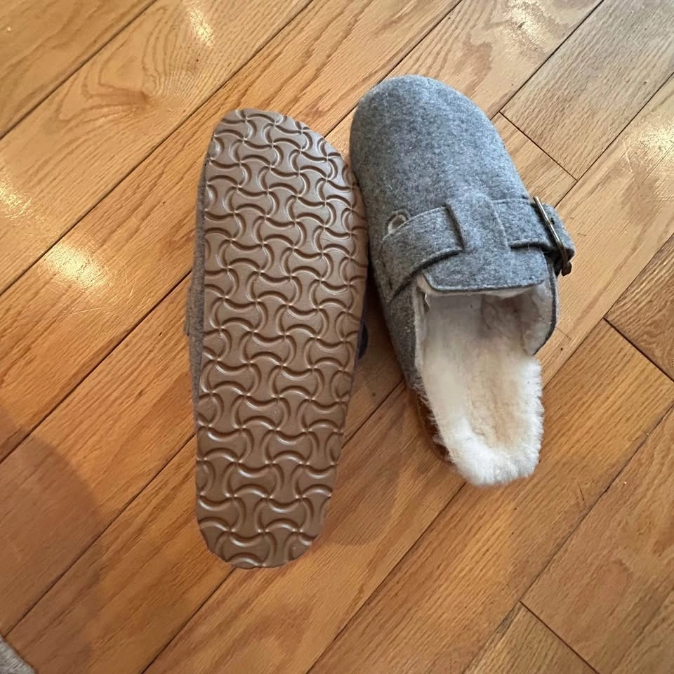 Brand new Cloud nine 100% Genuine Sheepskin Women's Slippers Siz - photo 3