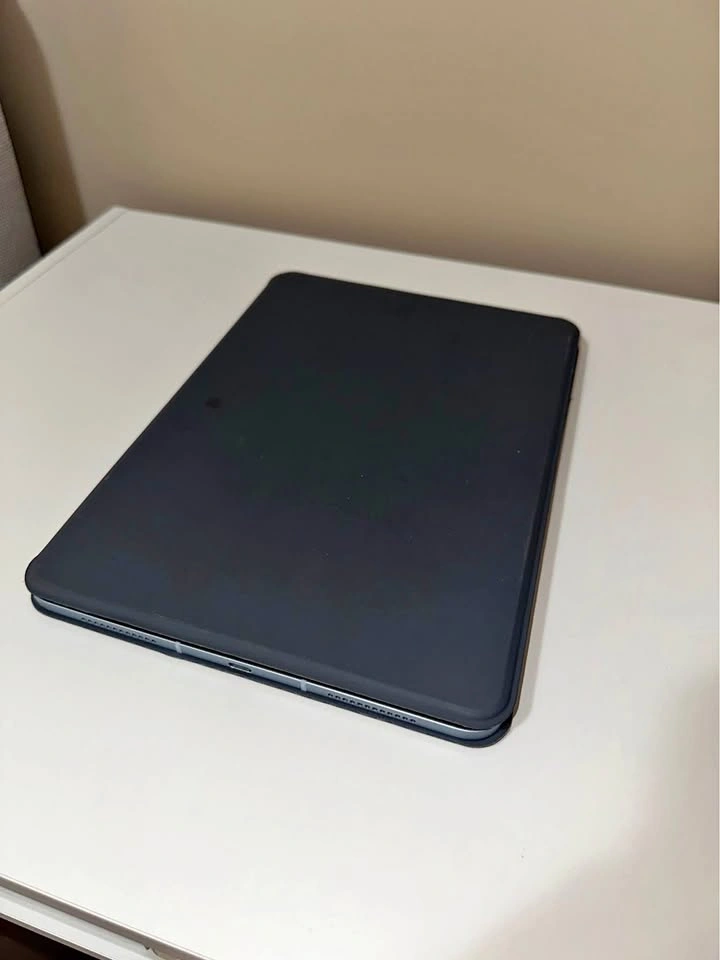 iPad Keyboard Case 11” (Air 4/5, Pro 11”)