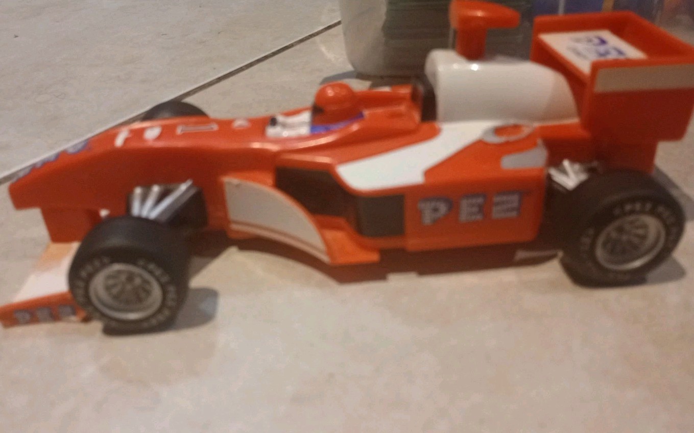 Pez Dispenser Formula One Collectible Red Pull n Go Race Car - photo 2