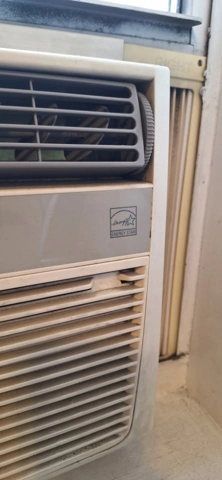 Whole Apartment AC Bundle: Friedrich 8k BTU + Frigidaire 6k BTU - photo 4