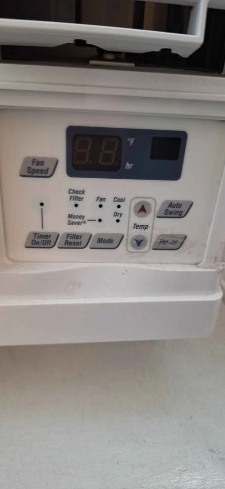 Whole Apartment AC Bundle: Friedrich 8k BTU + Frigidaire 6k BTU - photo 5