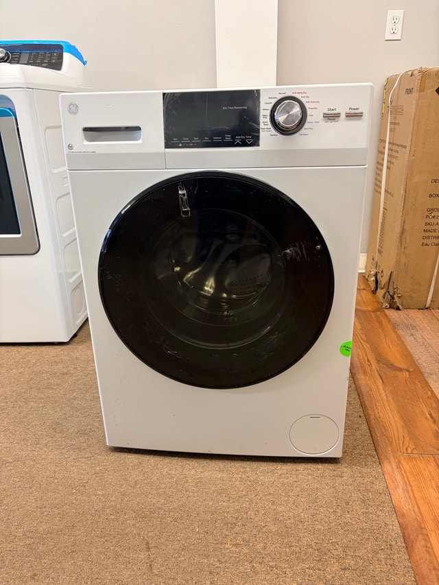 Like New GE 24 inch Washer/Dryer Combo