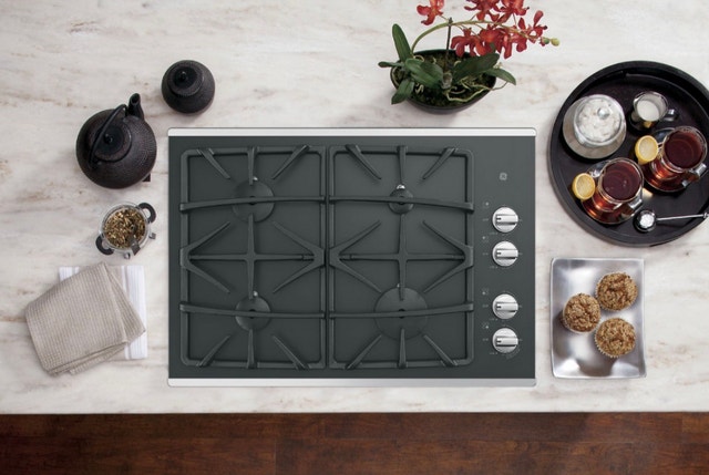 GE 30 inch wide gas cooktop - photo 2