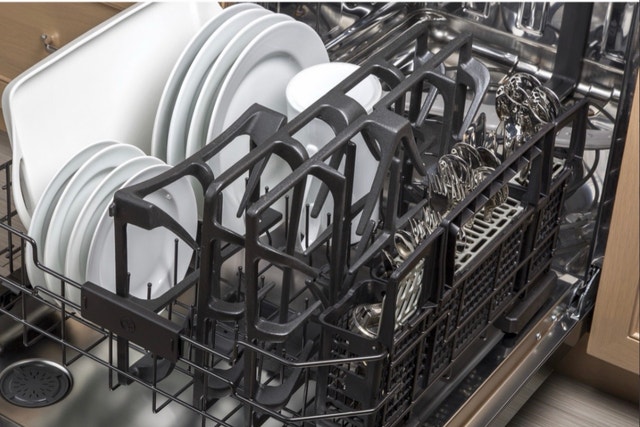 GE 30 inch wide gas cooktop - photo 5
