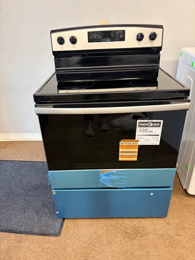 Like new Whirlpool Electric 30 inch wide range