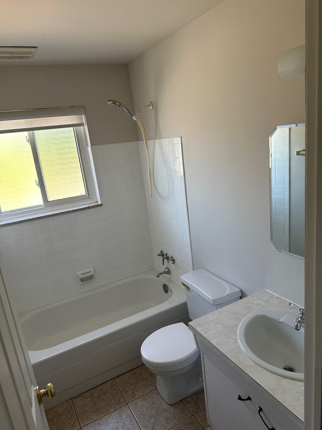 2 Beds 1 Bath Apt - 131 Third St, Welland July 1 - photo 5