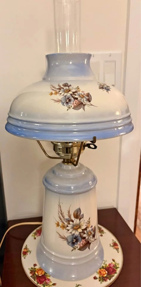 Vintage "Gone with the Wind" Style Electric Hurricane Lamp