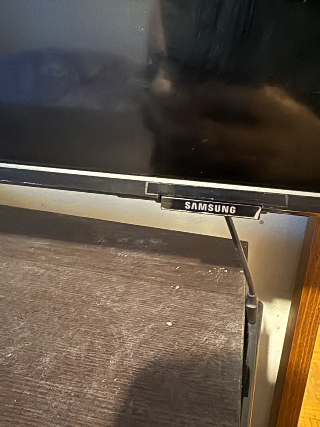 Samsung 43” 4K UHD Smart Monitor/Display with Roku - photo 2