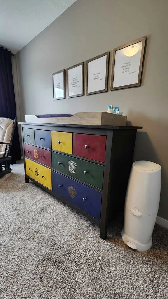 Hogwarts Dresser/Change Table - photo 2