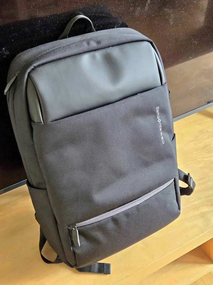 Samsonite Red Unisex Loper Backpack [black] [Moving sale]