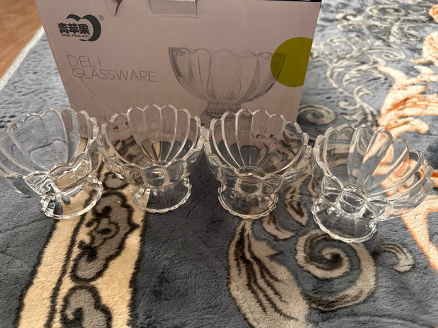 Set of 4 glass dessert/serving bowls with original box.