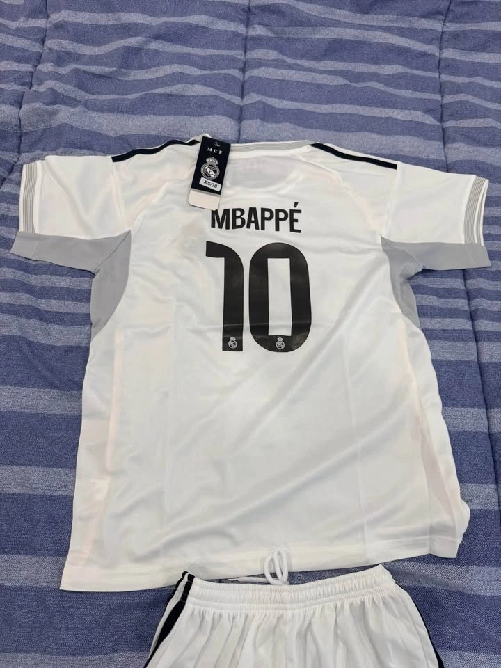 MBAPPE #10 - for kids only, $20 each set, sizes 26 & 28 - photo 5