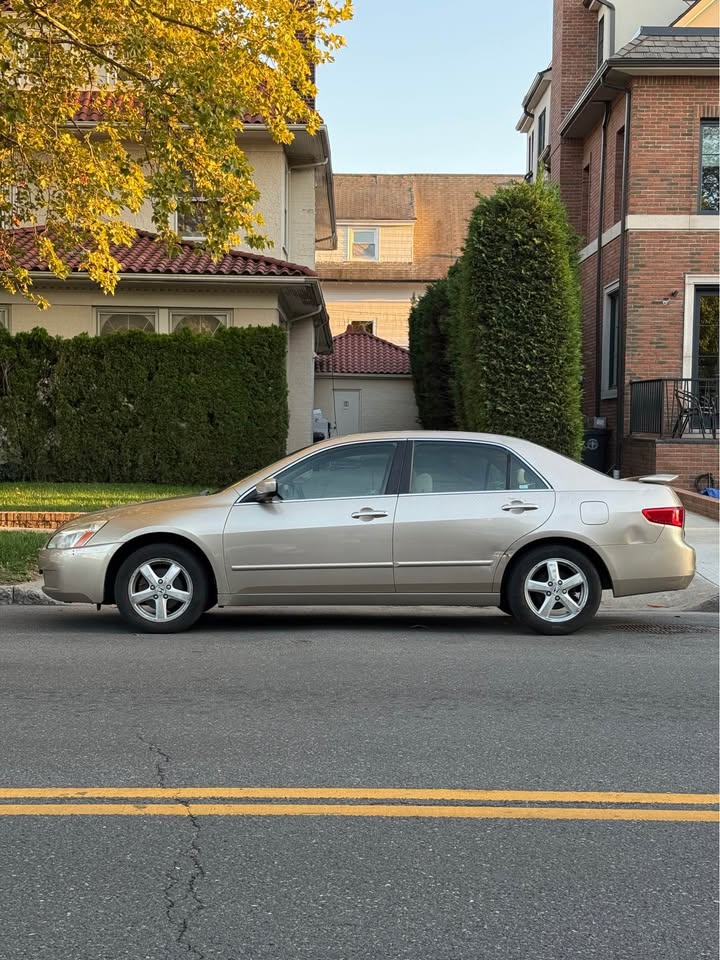 2005 Honda Accord EX-L Sedan - photo 2