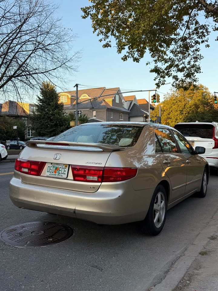 2005 Honda Accord EX-L Sedan - photo 5