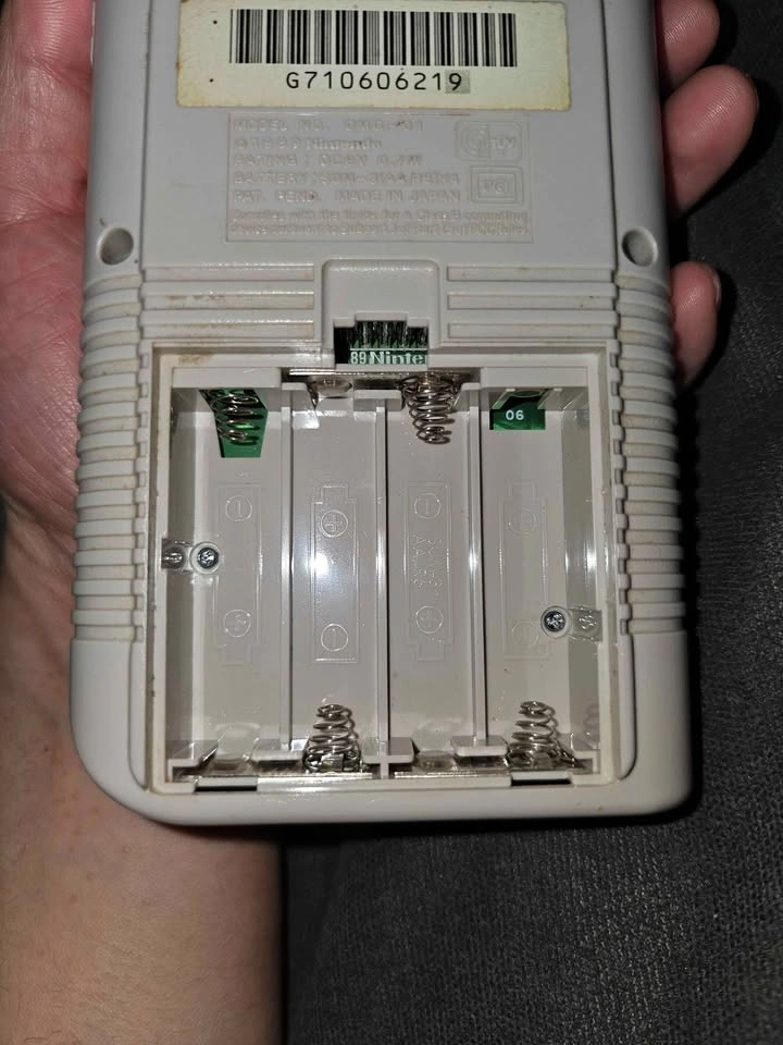 Original Nintendo GameBoy DMG-01 with Pokemon Gold - photo 2