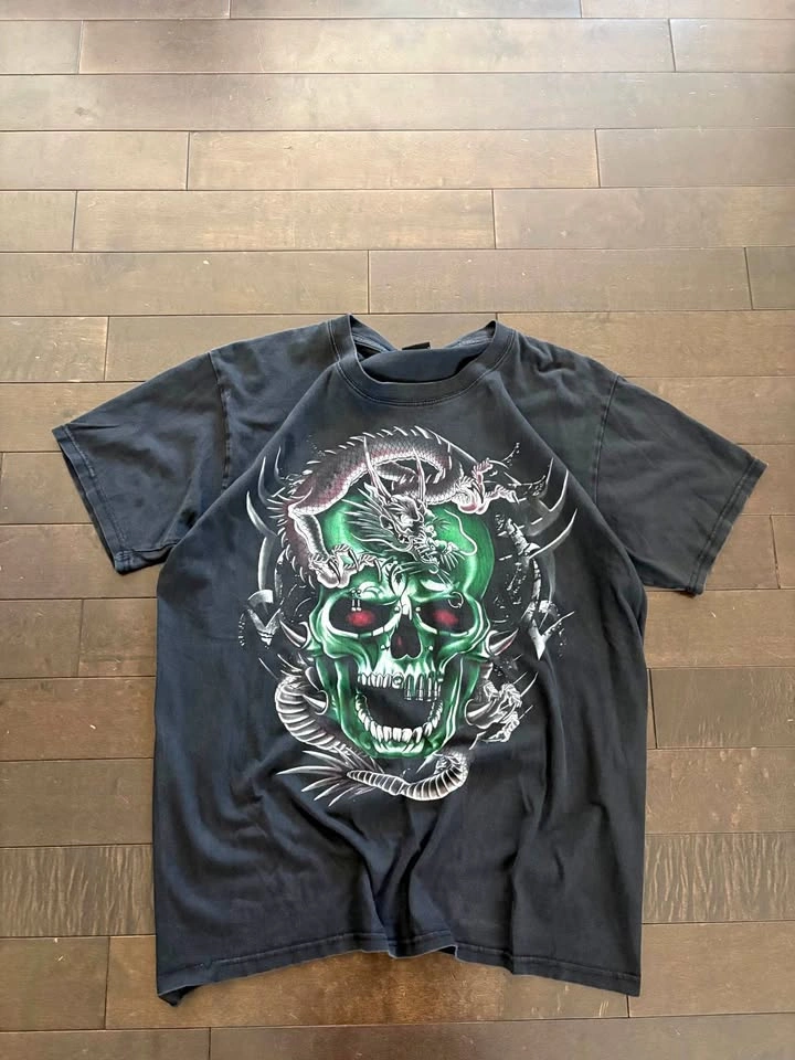 Roman Titian XL Green Skull Dragon Graphic Tee