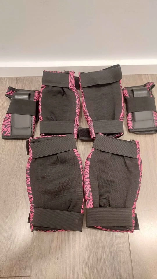 Bell Pink Zebra Protective Gear Set (90% New) - photo 2