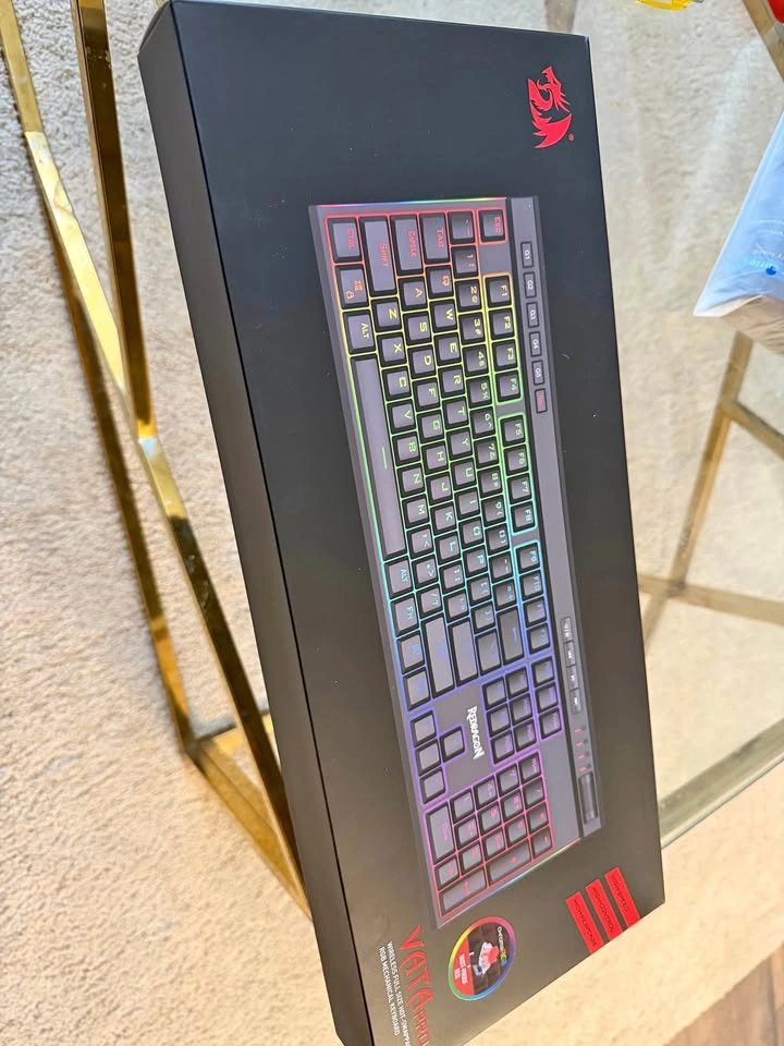 Redragon K580 VATA PRO RGB Mechanical Keyboard Wireless/Wired