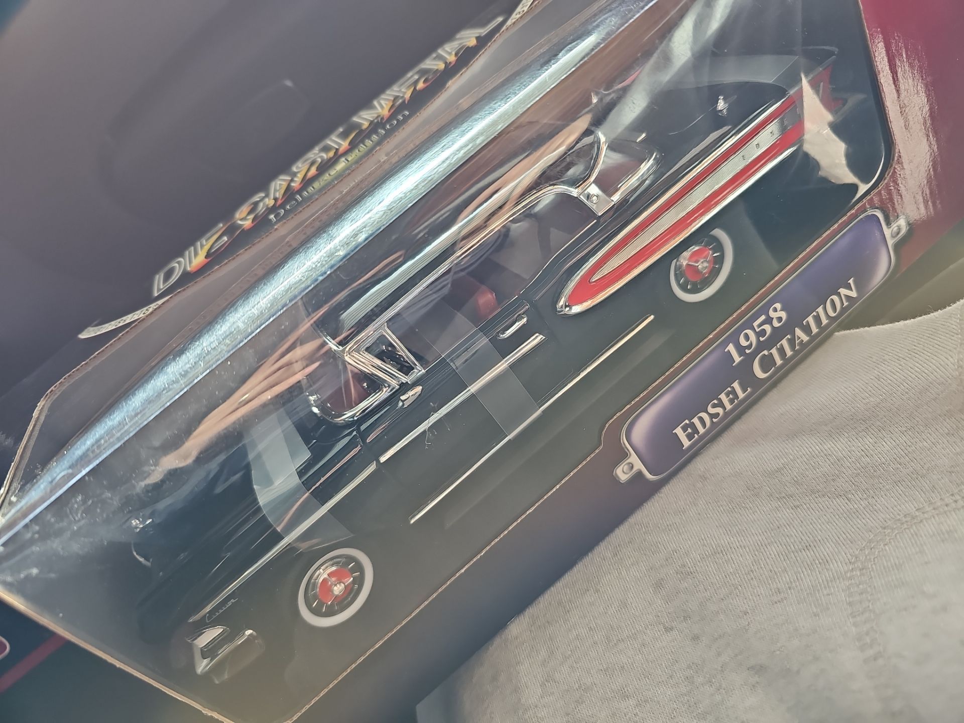 1958 Edsel Citation 1:18 Die-Cast Car - Road Legends - photo 2