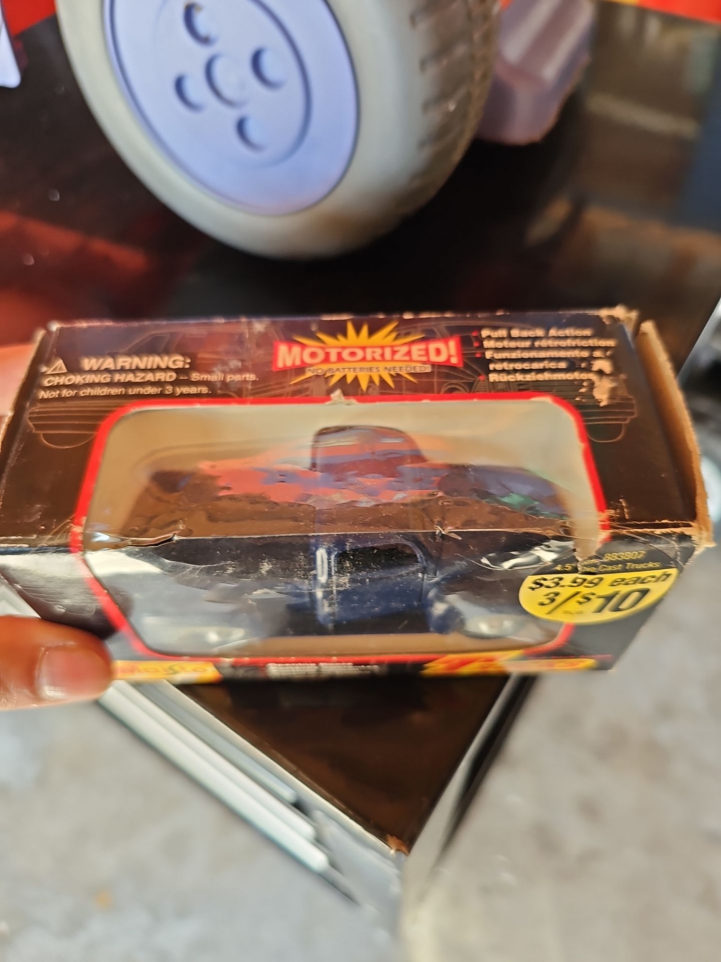 Maisto Motorized Pull Back Action Pickup - photo 2