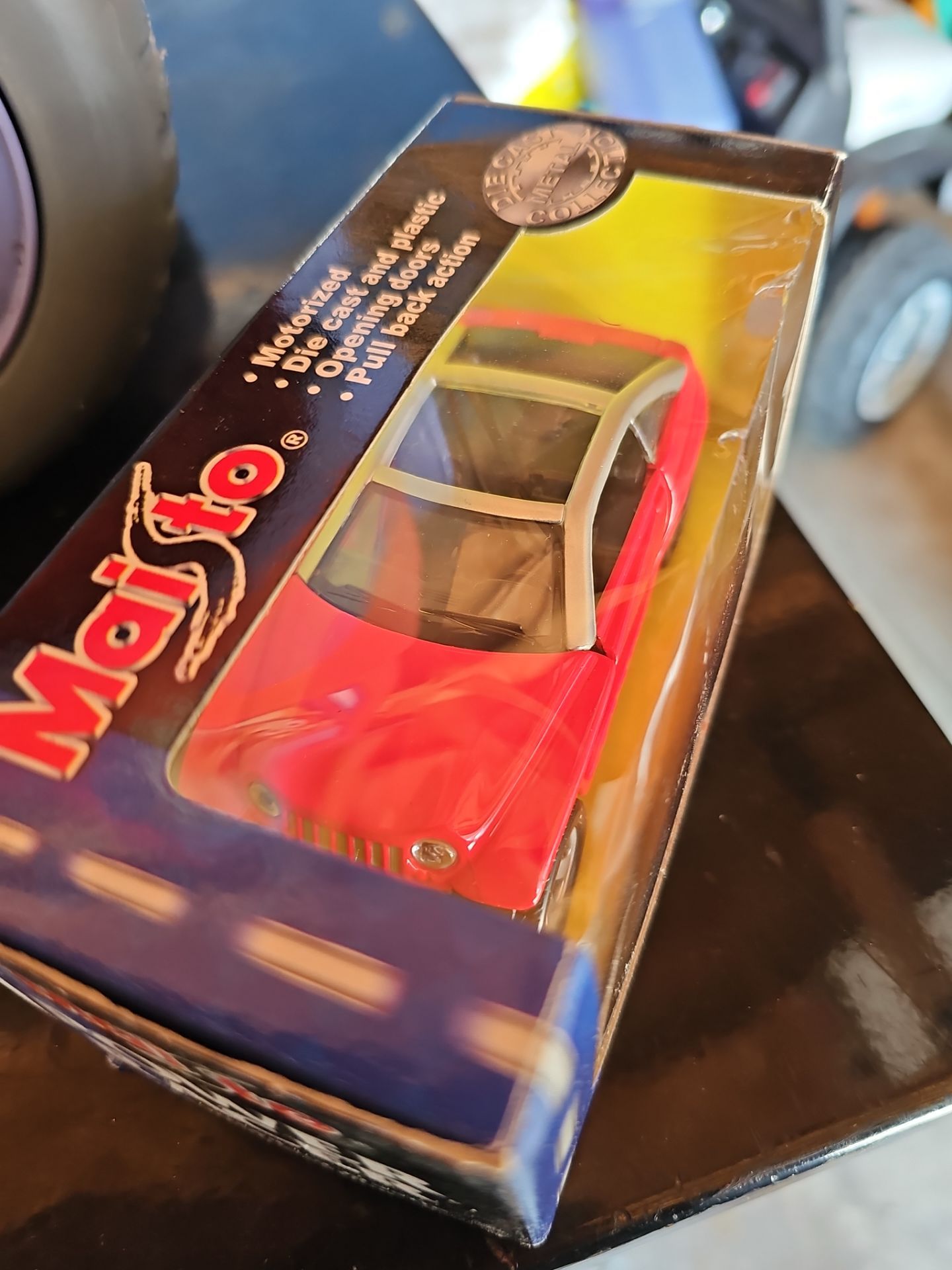Maisto Power Racer 1998 Jeep Jeepster Concept Diecast - photo 3