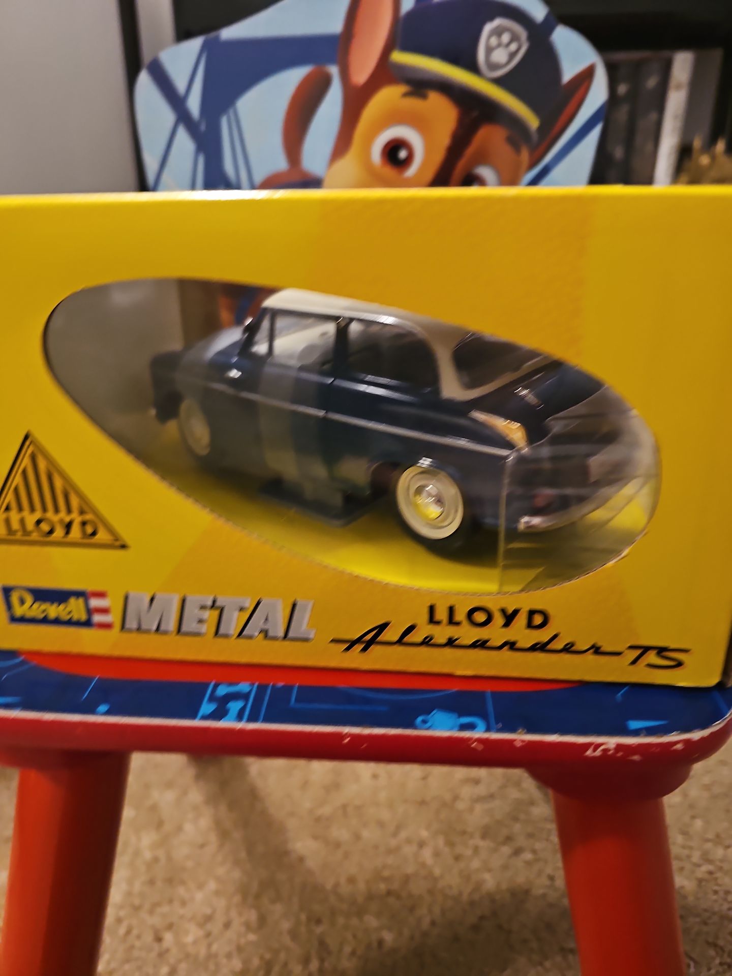 1:18 1957 Lloyd Alexander TS Diecast Model by Revell - photo 3