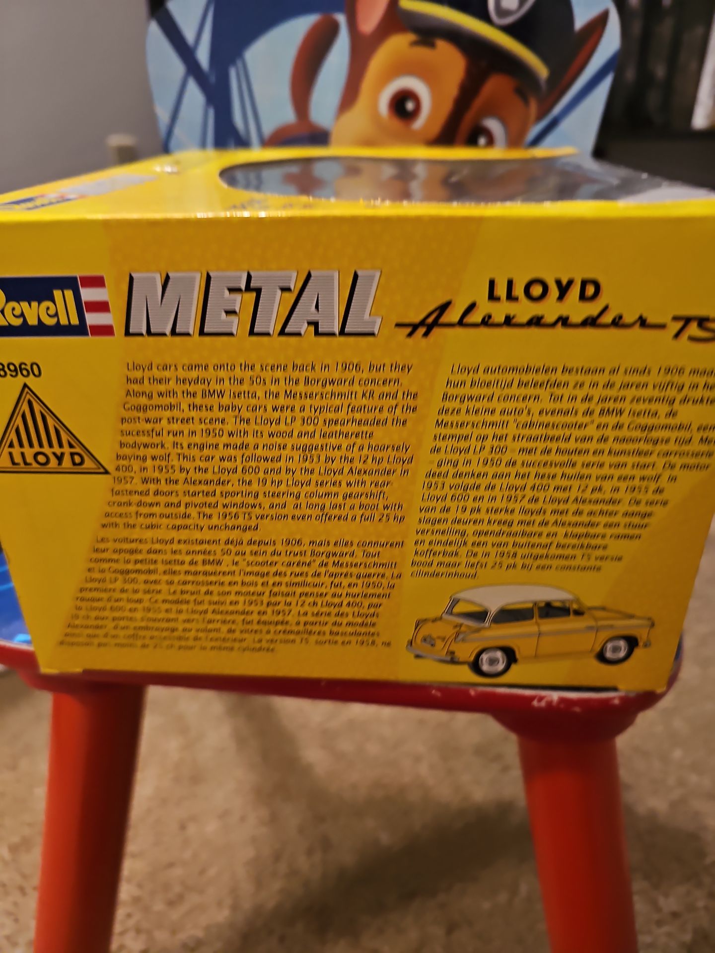 1:18 1957 Lloyd Alexander TS Diecast Model by Revell - photo 4