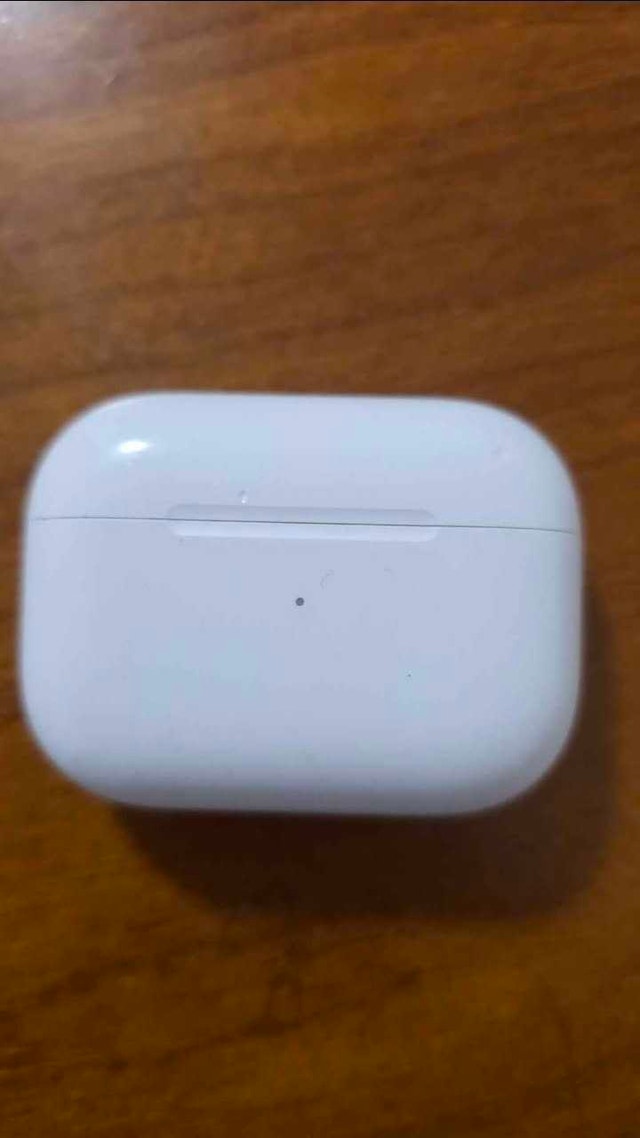 Apple AirPods Pro 2nd Gen (Model A2699)