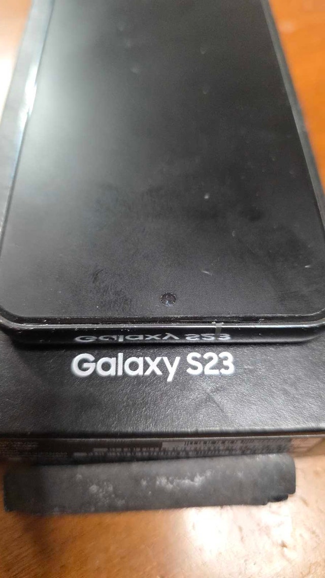 Samsung Galaxy S23 Bundle - 256GB