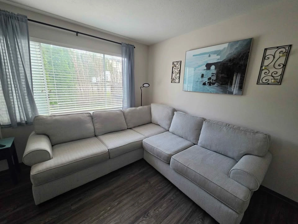Sectional Sofa (Leons) 94"X97" - photo 2