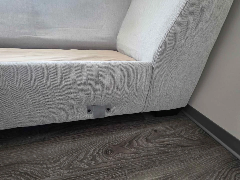 Sectional Sofa (Leons) 94"X97" - photo 4