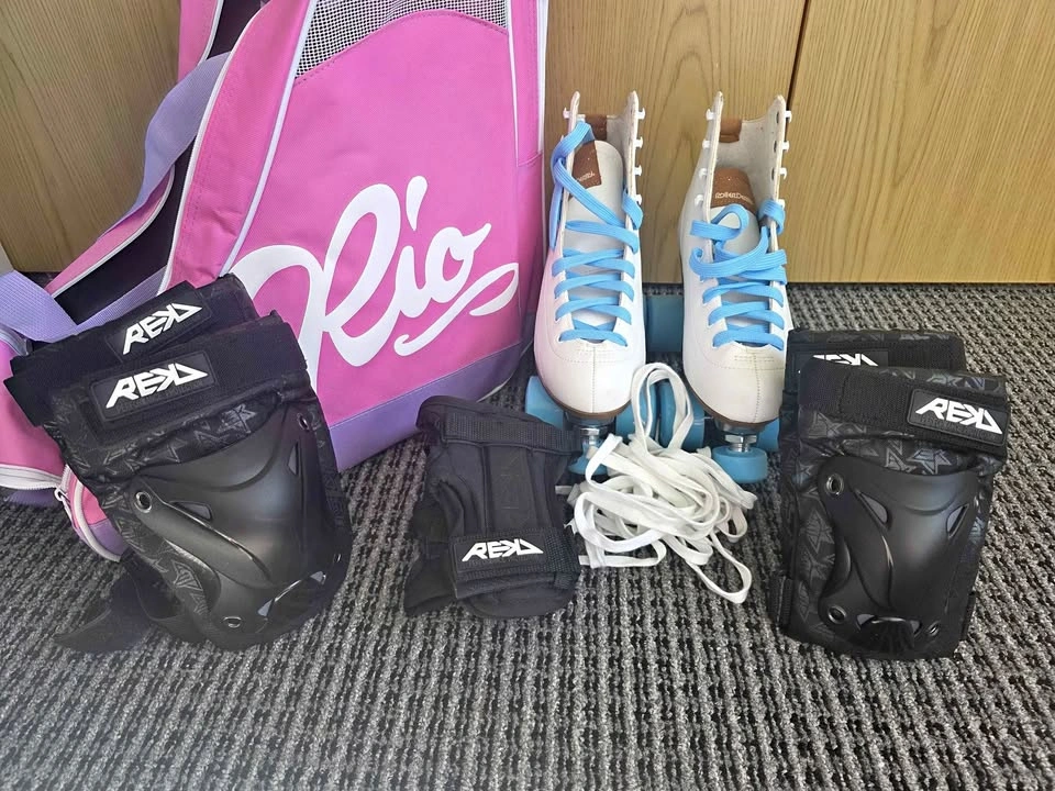 Women's Rollerskate set Size 9
