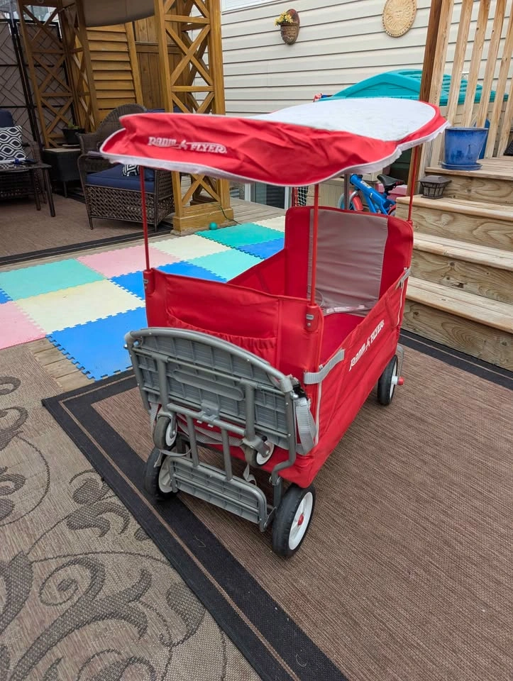 Radio Flyer Tailgater Wagon With Canopy and Cooler Caddy - photo 3