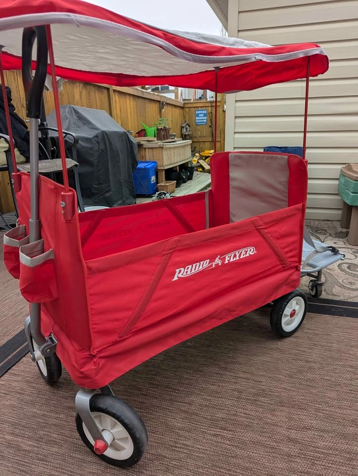 Radio Flyer Tailgater Wagon With Canopy and Cooler Caddy - photo 5