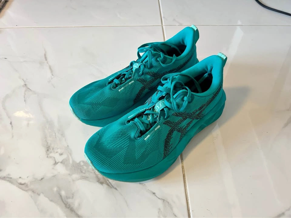 ASICS Novablast 5 Women’s Running Shoes - Size 10