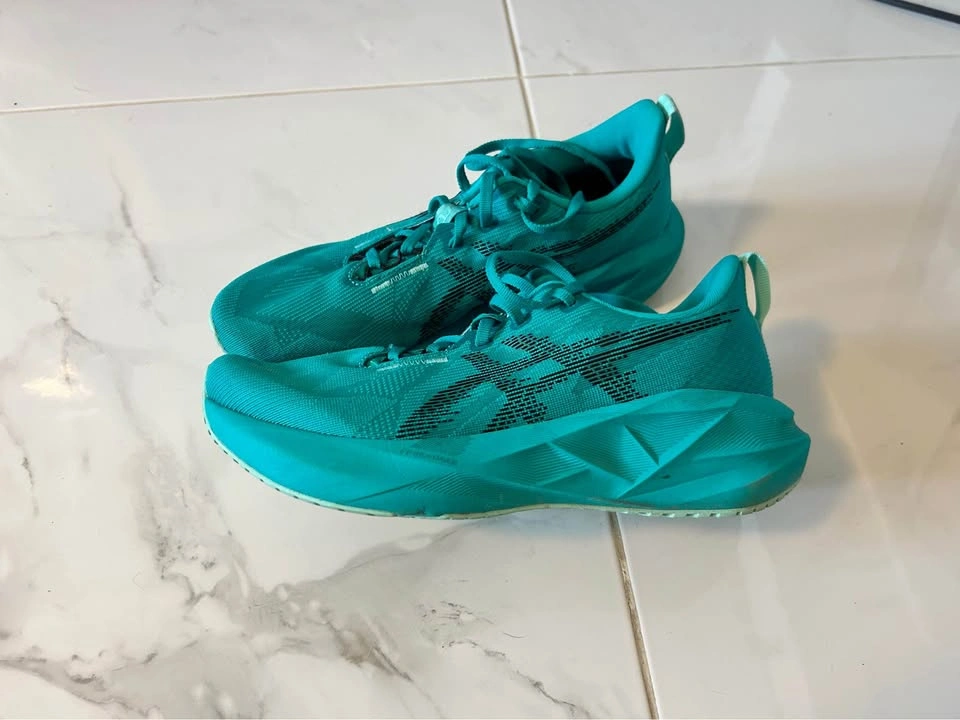 ASICS Novablast 5 Women’s Running Shoes - Size 10 - photo 2
