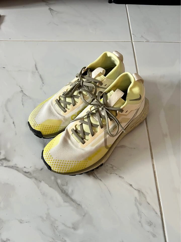 Nike React Pegasus Trail 4 GORE-TEX - Women's Size 9
