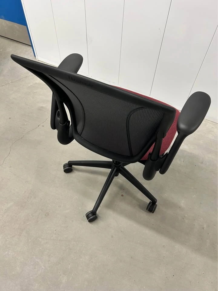 Humanscale World Mesh Task Chair - photo 2