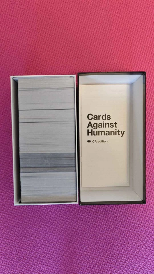 Cards Against Humanity - CA Edition - photo 2