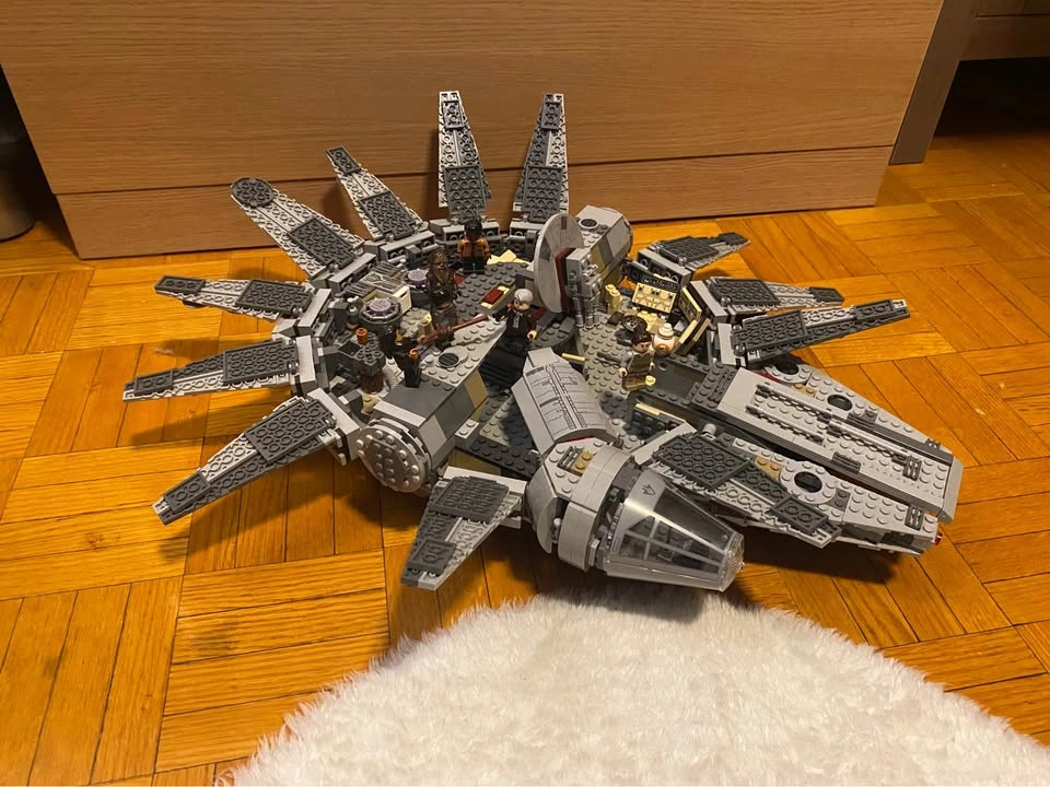 75105 Millennium Falcon Lego Star Wars - photo 2